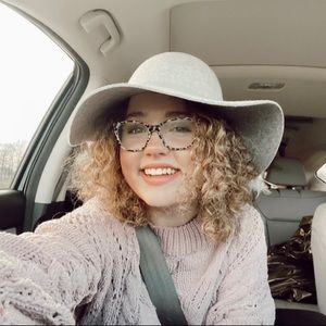 Meet your Posher, Grace